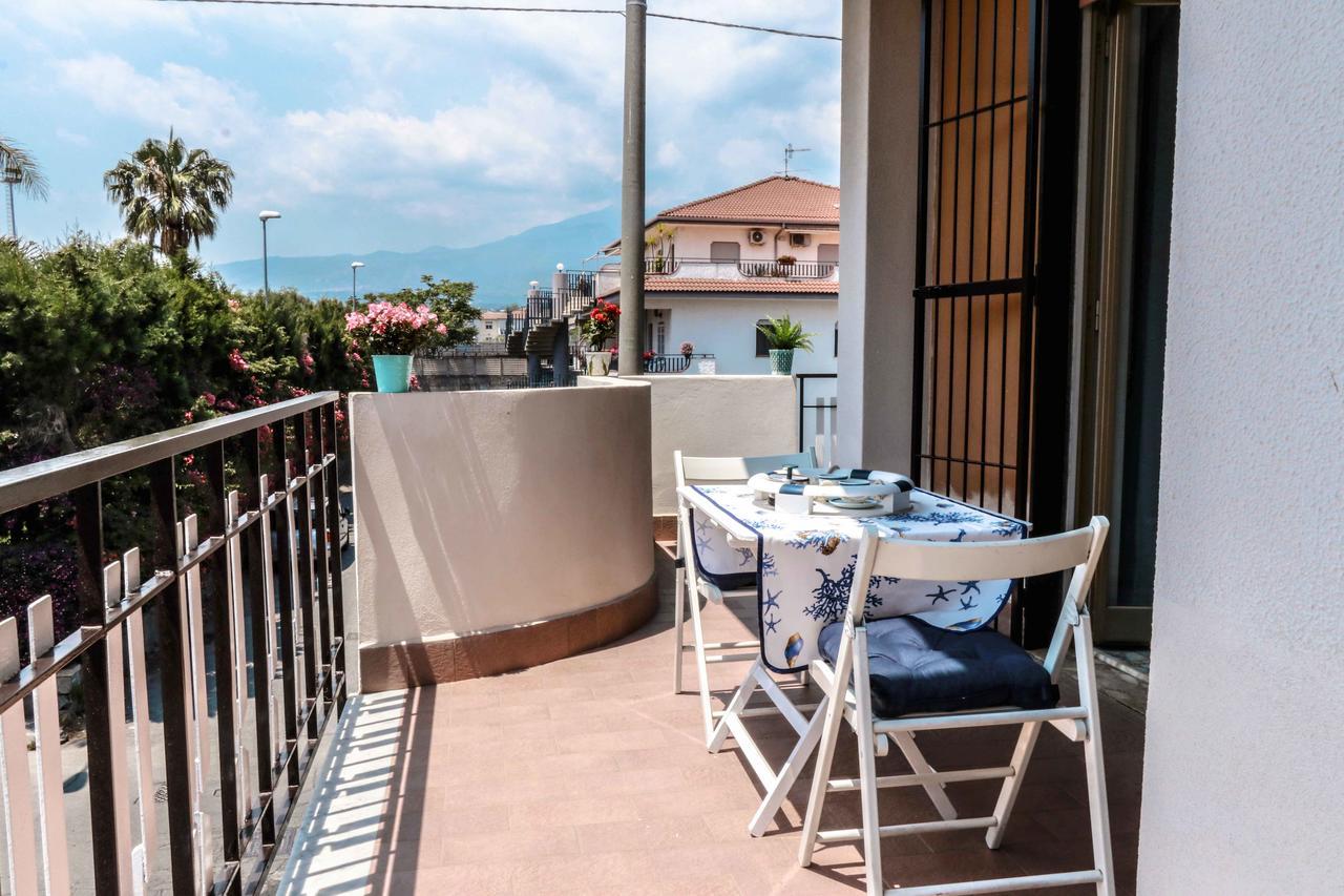 Smeraldo - Splendido E Spazioso Appartamento A Due Passi Dal Mare Tra Taormina E Catania Riposto Exterior photo